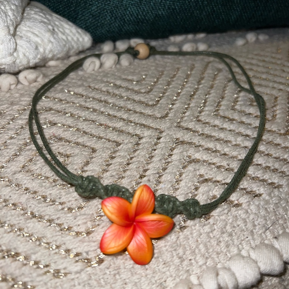Hawaiian flower necklace